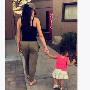 Meet your Posher, Dania